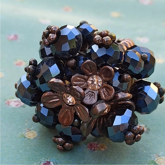 Chunky Stretchy Ring Metallic Black Charm Cluster Flower Beads Vintage Statement - Picture 2 of 15